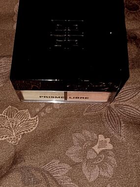 Givenchy Prisme Libre Loose Powder Compact - Black & Clear Case